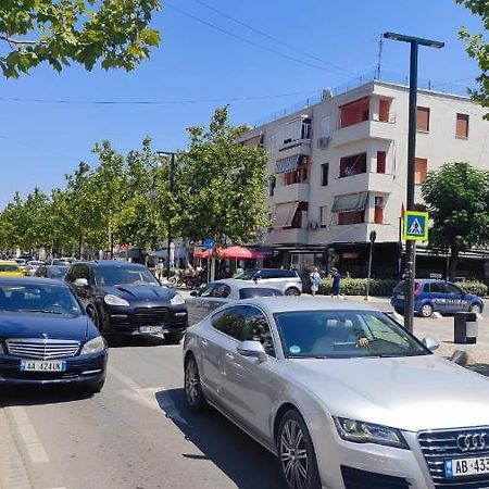 Lolu Apartment Plus Privat Parking Vlorë Εξωτερικό φωτογραφία